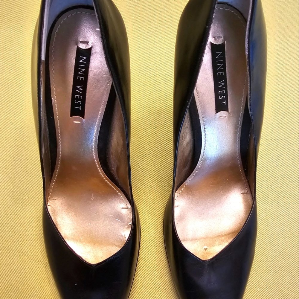 Nine West high heel pumps, Black, Size 10